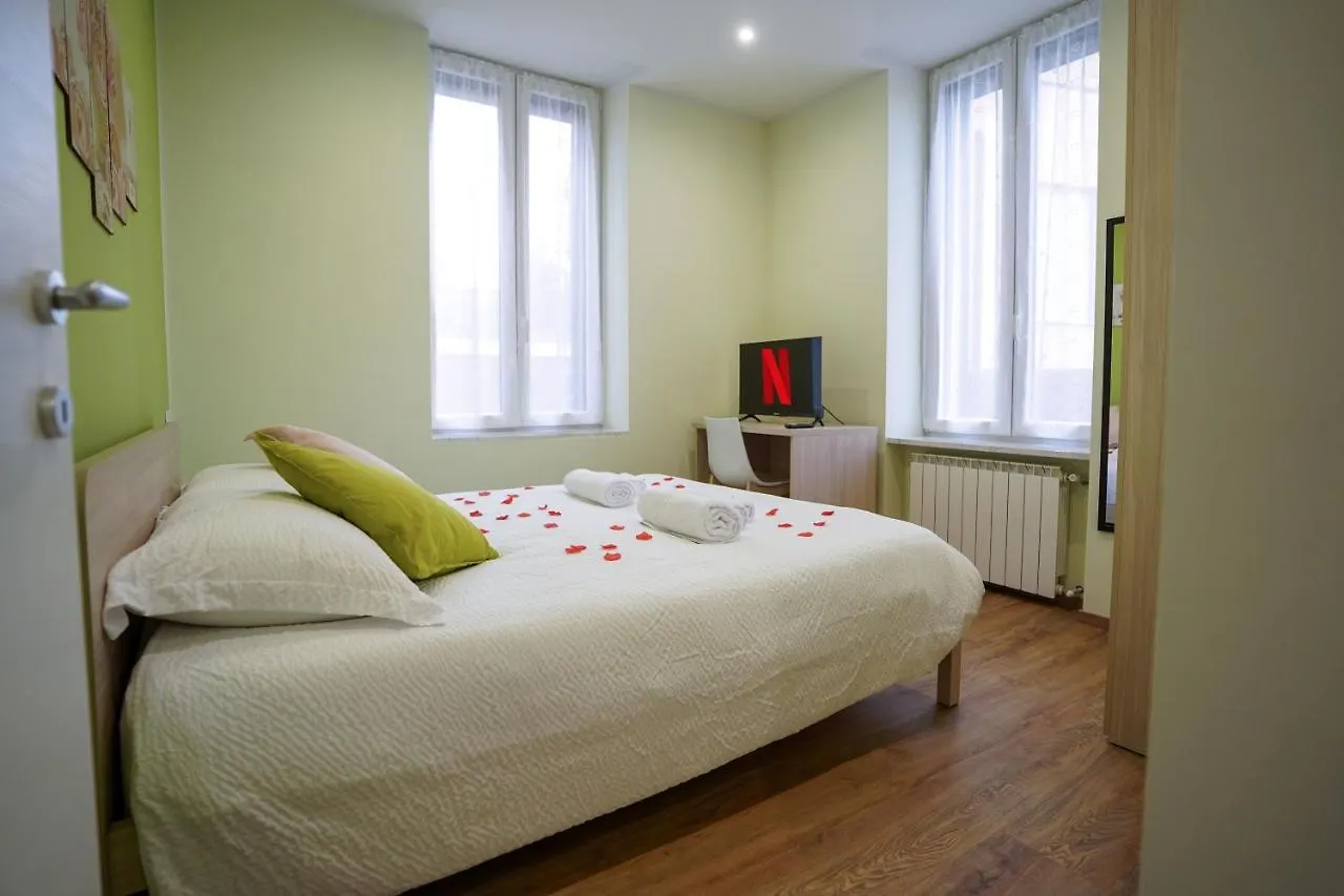 Camelia Suite Leonardo Academy, Mxp & Lakes Sesto Calende Apartment